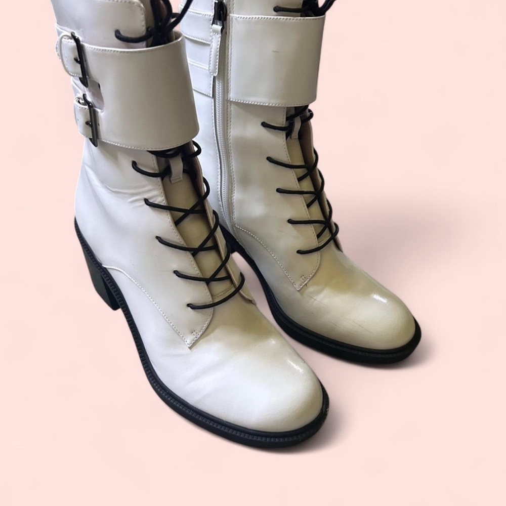 Nine West Fynndell white leather ankle combat boot